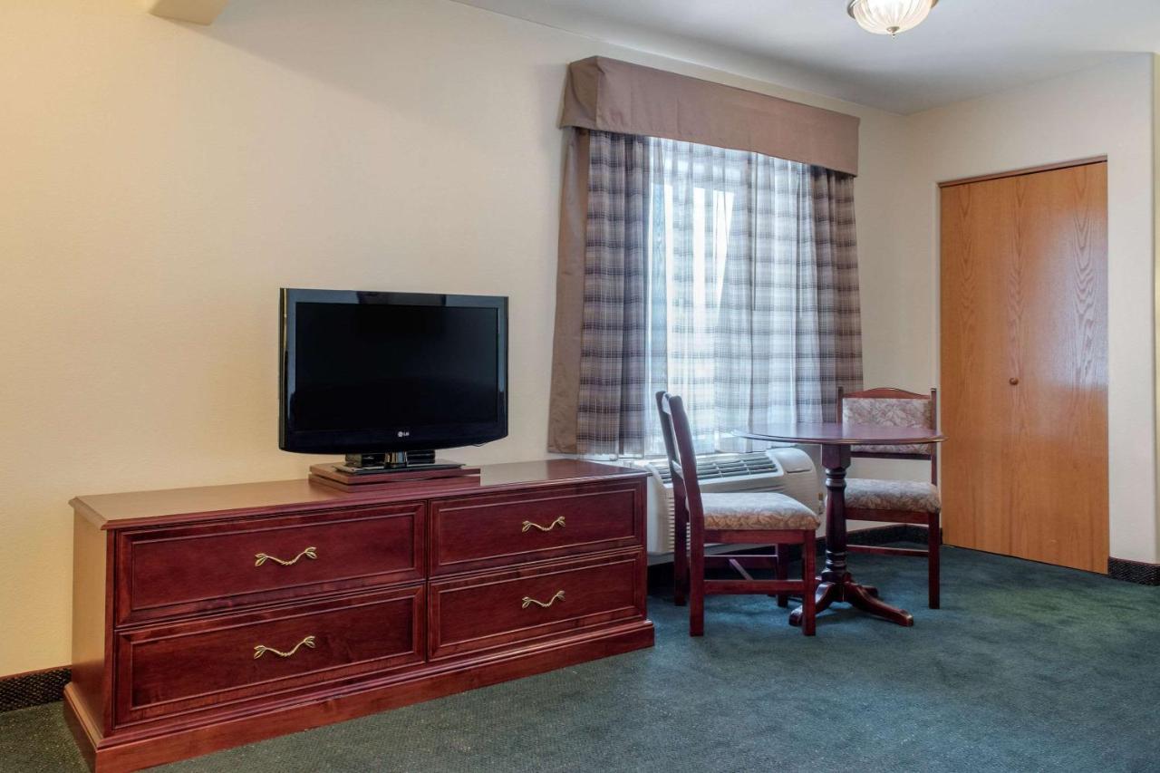 Quality Inn Έλενα Εξωτερικό φωτογραφία