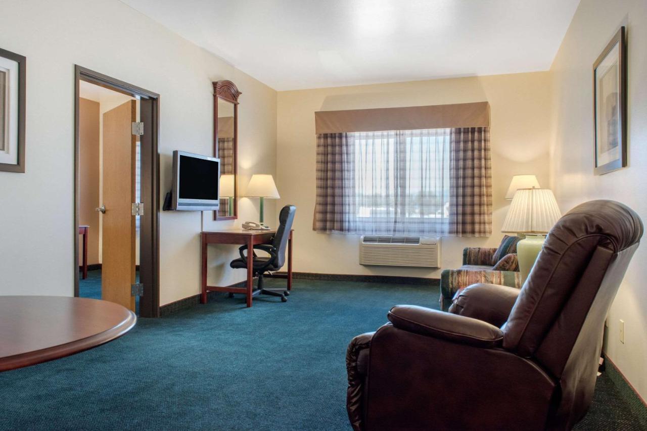 Quality Inn Έλενα Εξωτερικό φωτογραφία